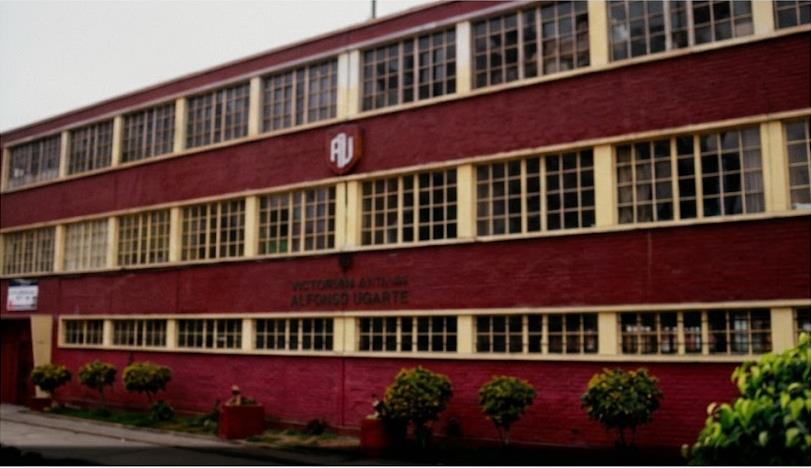 Fachada del colegio Alfonso Ugarte